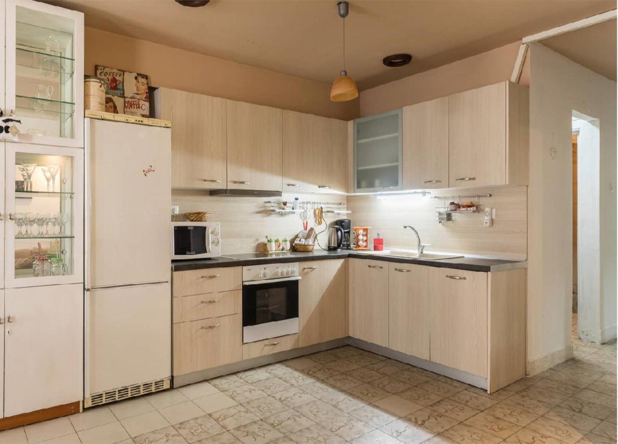 شقة 2Bd- Perfect Location With Square View سالونيك المظهر الخارجي الصورة
