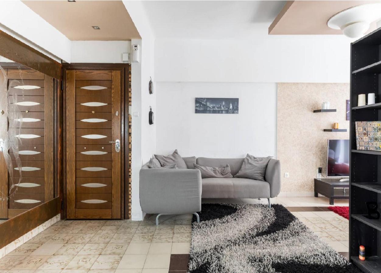 شقة 2Bd- Perfect Location With Square View سالونيك المظهر الخارجي الصورة